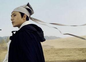 穿成穷书生，我靠酿酒红遍朝堂,穷书生逆袭酿酒传奇